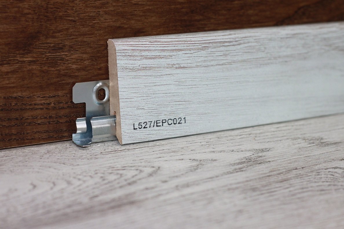 Плинтус Egger L527