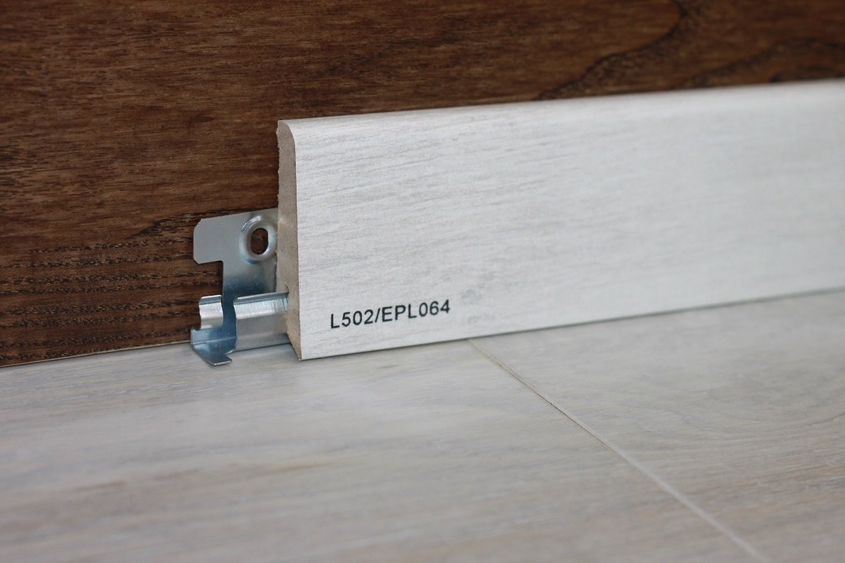 Плинтус Egger L502